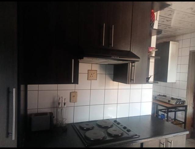 5 BEDROOM HOUSE FOR SALE IN ZONKIZIZWE